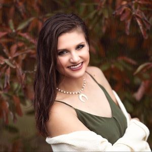 Meet your Posher, Alexis